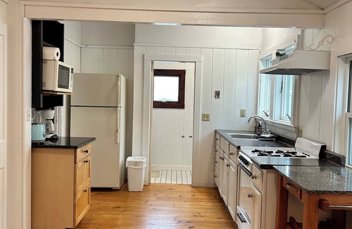 Bass River Cabina | 22-Nestld In The Pines en el corazón de Cape Cod; Una propiedad nostálgica para la familia.