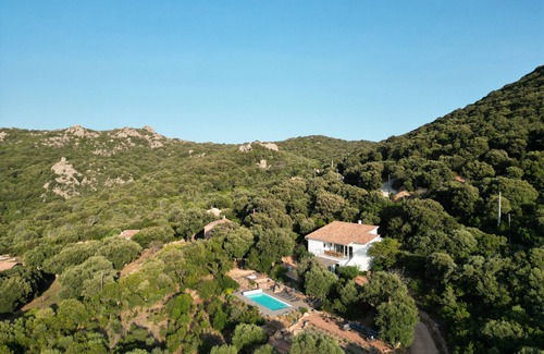 Figari Casa | Location D'une Villa Climatisée Avec Piscine et Terrain de Pétanque à Figari