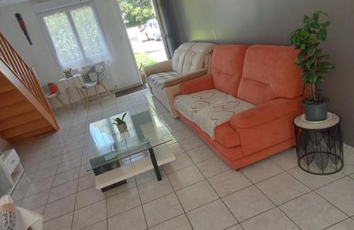 Douarnenez Casa | Location de vacances avec terrasse pour 6 pers, à 2 mn des plages, centre ville et commodités