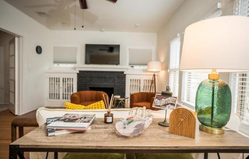 Southtown Casa | Location! Downtown San Antonio, Southtown, King William