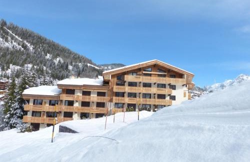 La Clusaz Apartamento | Location idéale à La Clusaz : 6 pers, entre village et pistes, garage, ascenseur, wifi - FR-1-304-18