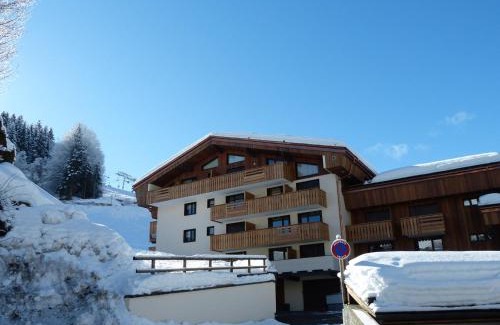 La Clusaz Apartamento | Location idéale à La Clusaz : 6 pers, entre village et pistes, garage, ascenseur, wifi - FR-1-304-18