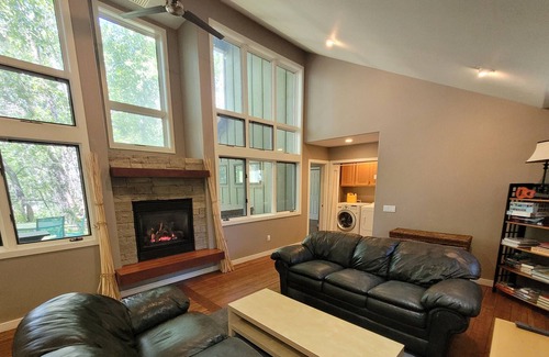 Hailey Casa | Location is Everything! Spacious, Cozy ~ Hot Tub w/ Private Stream
