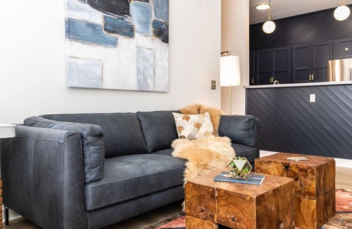 Downtown Chattanooga Condominio | LOCATION Local Vibe Walk to all Private Entry & Outdoor Space Work &Play