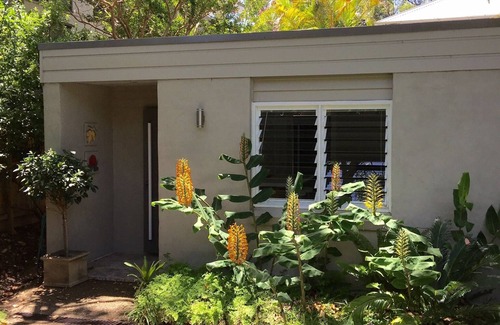 Avalon Beach Apartamento | Location, location: Renovated studio 600m to Avalon surf beach & shops