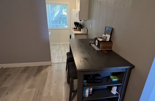 Historic Kailua Village Condominio | Location! Location! Location! Walk to beach and downtown Kailua-Kona