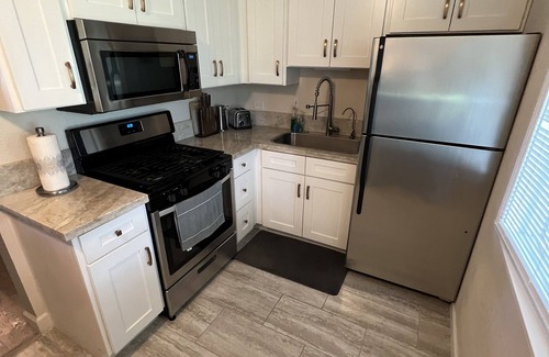 Historic Kailua Village Condominio | Location! Location! Location! Walk to beach and downtown Kailua-Kona