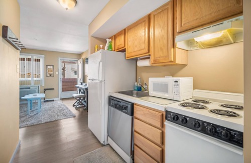 Southend Condominio | LOCATION! LOCATION! LOCATION! Brigantine Beachfront Getaway!