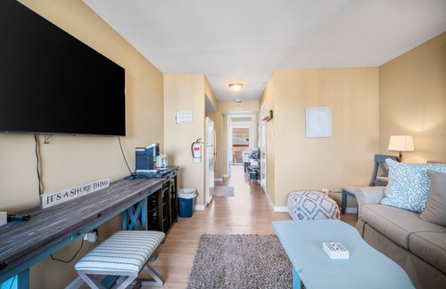 Southend Condominio | LOCATION! LOCATION! LOCATION! Brigantine Beachfront Getaway!