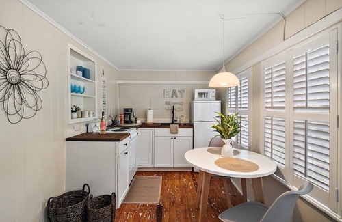 Mount Dora Casa | "Tiny House" Cottage downtown Mt. Dora Location! Location! Location!