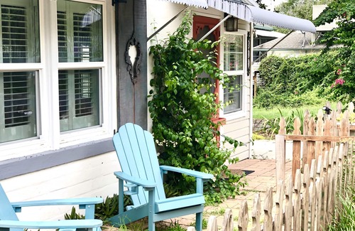Mount Dora Casa | "Tiny House" Cottage downtown Mt. Dora Location! Location! Location!