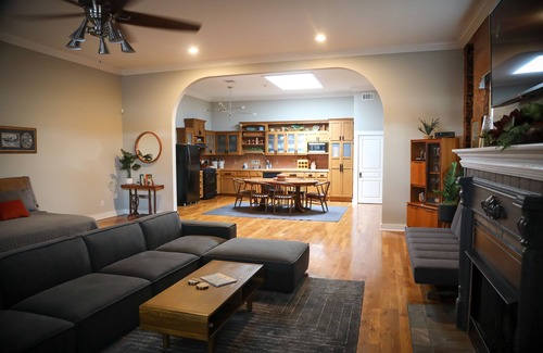 New Iberia Apartamento | LOCATION! LOCATION! LOCATION !Downtown Main Street New Iberia.