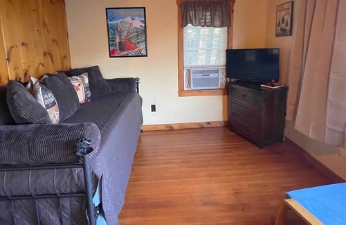 Weirs Beach Cabina | Location, Location, Location! Weirs Beach