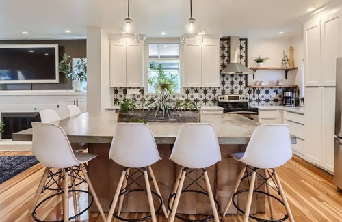 Congress Park Casa | Location, Location, Location