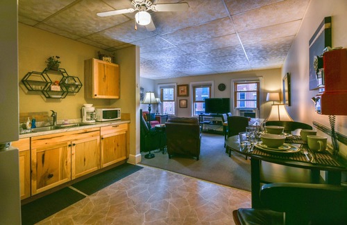 Galena Apartamento | LOCATION LOCATION LOCATION !! Beautifully furnished two bedroom on Main Street