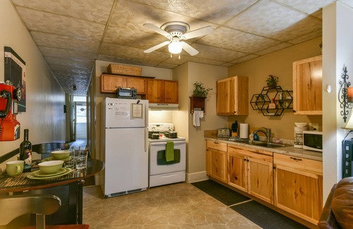 Galena Apartamento | LOCATION LOCATION LOCATION !! Beautifully furnished two bedroom on Main Street