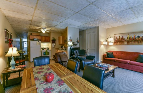 Galena Apartamento | LOCATION LOCATION LOCATION !! Beautifully furnished two bedroom on Main Street