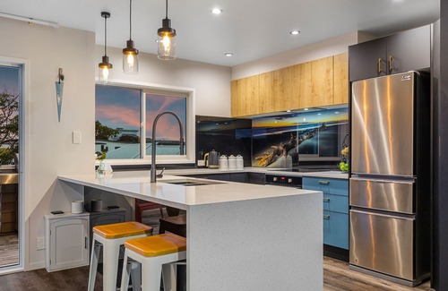 Ohope Casa | Location Location Location This ticks all boxes Sun, surf plus landscapped pool!