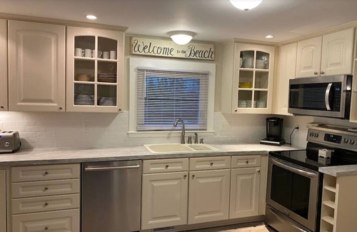 Ogunquit Casa | Location, location! Park your car and never get back in! 4 bedroom 2 bath