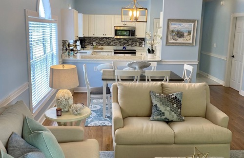 Central Myrtle Beach Condominio | Location, Location.. On the Course & a 5 minute ride to the BEACH!