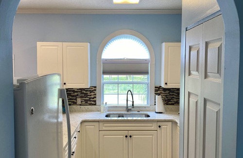 Central Myrtle Beach Condominio | Location, Location.. On the Course & a 5 minute ride to the BEACH!