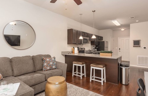 Starkville Condominio | Location! Luxury! Location! The Peabody-135 Sleeps 6 2-Bedrooms 2-Bath