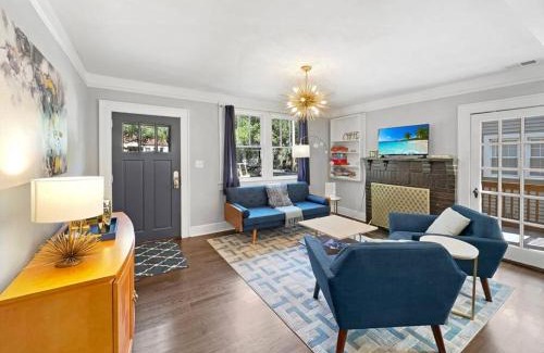 Riverland Terrace Casa | Location! Minutes to Downtown and Folly Beach