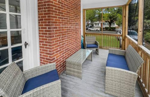 Riverland Terrace Casa | Location! Minutes to Downtown and Folly Beach