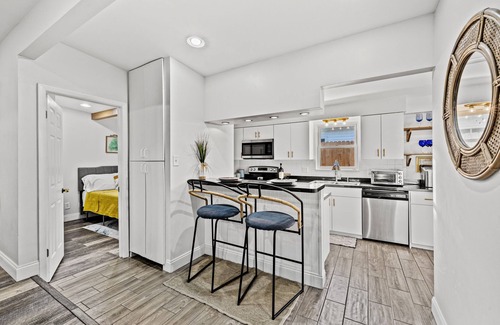 North East Park Casa | Location! Minutes from downtown St Pete, MCM Pool Home Walk to Everything