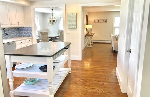 Chatham Casa | ¡Ubicación! Piscina y spa! 4BR con 2 Master Suites, a pie de la ciudad / playa / Chatham Bars Inn