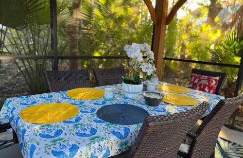 Sarasota Casa | Location Siesta 1 mile away Home with HOT SPA