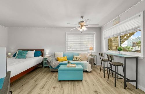 Holiday Beach Apartamento | Location! Studio Condo Panama City Beach, Holiday Beach, Tents Allowed!