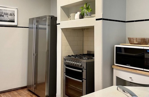 Wembley Casa | Location, style and tranquility awaits you in Wembley