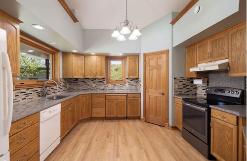 Vernon County Casa | Location! Unwind- 3 bdr in Stoddard. Coon Creek Fishing. Mississippi. Eagles.