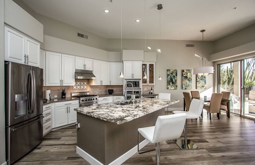 La Vista Casa | Locations a "10" ! and remodeled !.