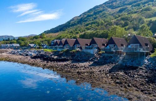 Kentallen Casa | Loch Linnhe Waterfront Lodges with Hot Tubs