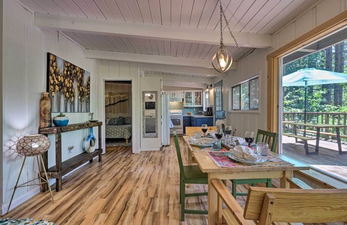 Middletown Cabina | Loch Lomond Cabin w/ Hot Tub, Near Wineries!