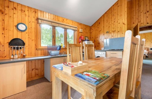 Glen Urquhart Casa | Loch Meilke 2 Bed by Interhome