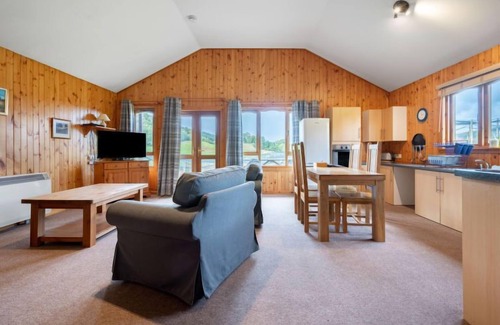 Glen Urquhart Casa | Loch Meilke 2 Bed by Interhome