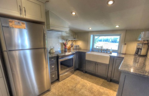 Rideau Lakes Casa | Lockmaster's House, Davis Lockstation, Parks Canada