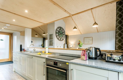 Corfe Castle Cabaña | LODGE 15, pet friendly, luxury holiday cottage in Corfe Castle