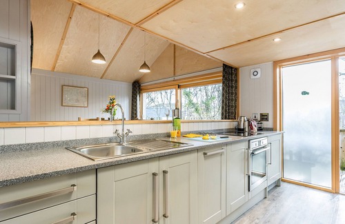 Corfe Castle Cabaña | LODGE 15, pet friendly, luxury holiday cottage in Corfe Castle