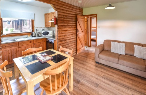 Fivelanes Casa | Brookview Lodge 3 by Interhome