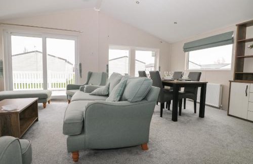 Chichester Casa | Lodge at Chichester Lakeside 2 Bed