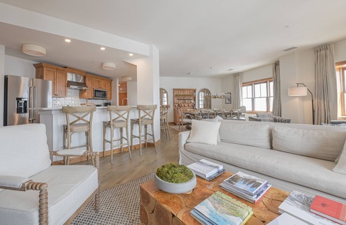 Crested Butte Cabina | Lodge at Mountaineer Square