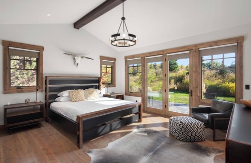 Whitefish Hotel | Lodge at Whitefish Lake