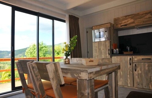 Vic-le-Comte Apartamento | Brennus-Lodge-Baño con bañera-Vista al campo