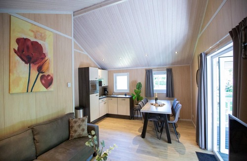 Oirschot Chalet De Esquí | Lodge in Brabant With Cozy Covered Terrace
