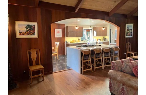 Mendocino Cabina | Lodge in the Redwoods with free EV Charging