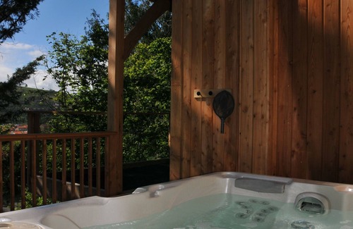 Vic-le-Comte Cabina | Rosmerta-Casa del árbol-Romántico-Baño con ducha-Vista a la Montana